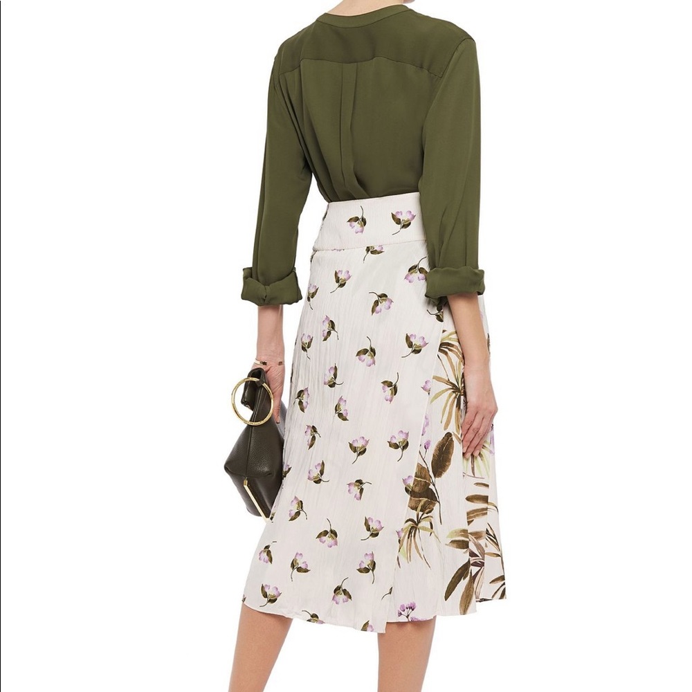VINCE. wrap effect floral print crepe skirt - Picture 3 of 16